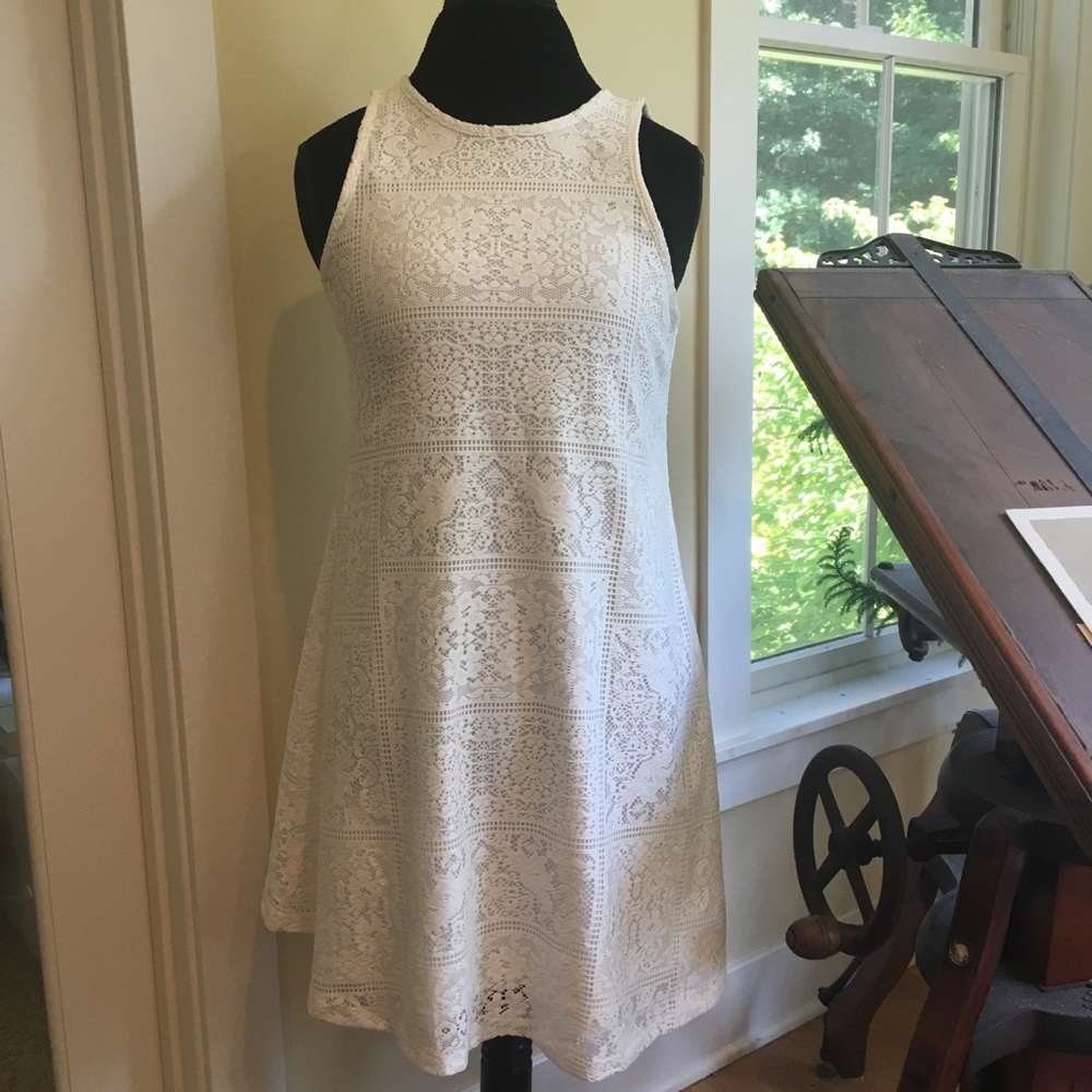 mi ami White Lace High Neck Sleeveless Sundress